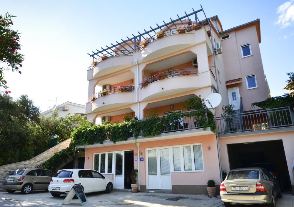 Apartments Luka Toni Krvavica Exterior photo